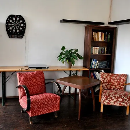 Cosmopole Hostel *
