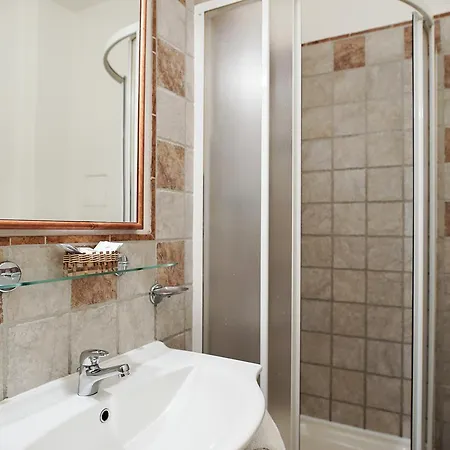 Tivoli Hotel 3*