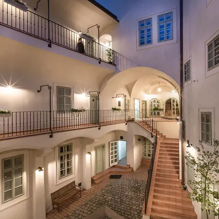 Blue Oak Aparthotel