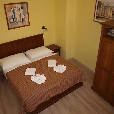 Hotel King George 3*