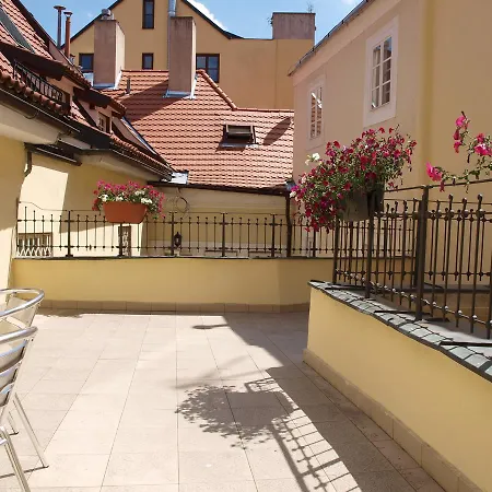 King George Hotel 3*
