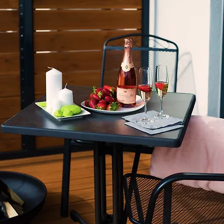 Trafick Aparthotel 4*