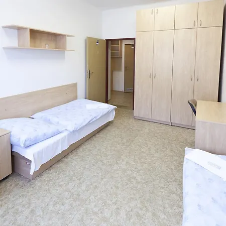 Dejvicka Hostel *