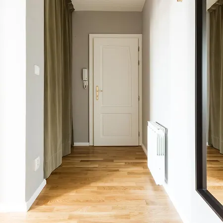 Days - Sunny Riverside With Terraces Apartment *
