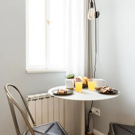 Days - Sunny Riverside With Terraces Apartment