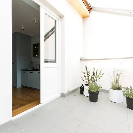 Days - Sunny Riverside With Terraces Apartment Prague
