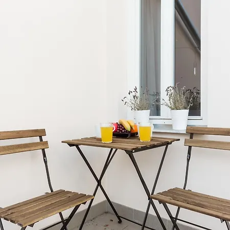 Days - Sunny Riverside With Terraces Apartment