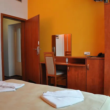 De Luxe 3*