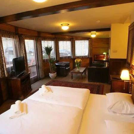 Bådhotel Boat Matylda 4*