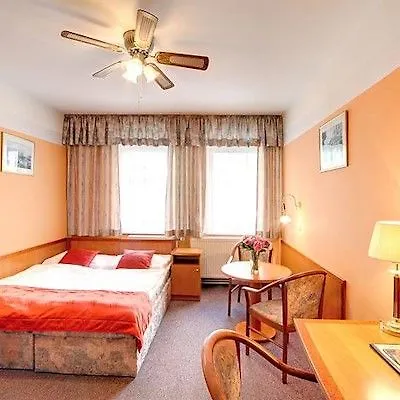 White Lion Hotel 4*