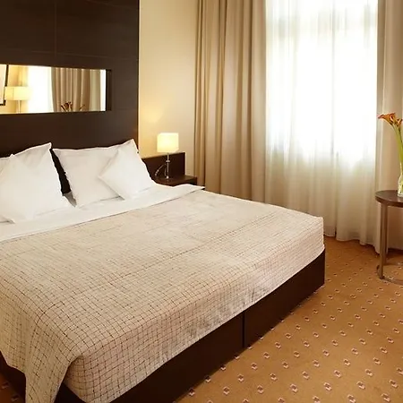 Clarion 4*