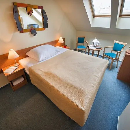 Ea Tosca Hotel 3*