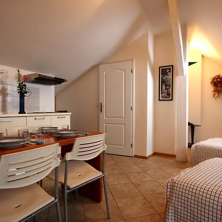 V Tunich Hostel *