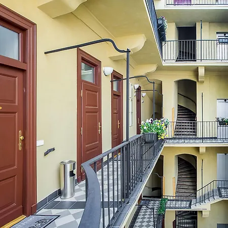 4 Arts By Adrez Apartamento Praga