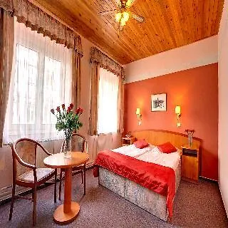 Hotel White Lion 4*