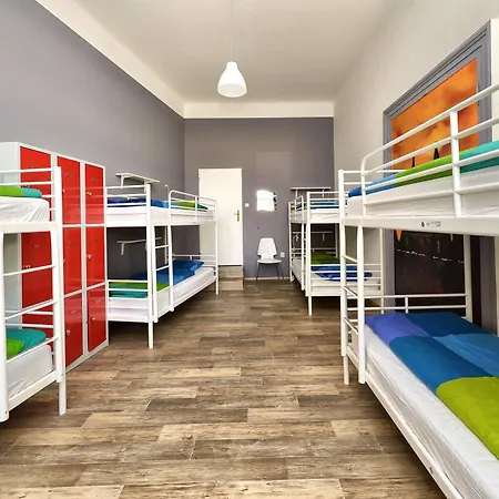 Hostel Onefam Home Prague