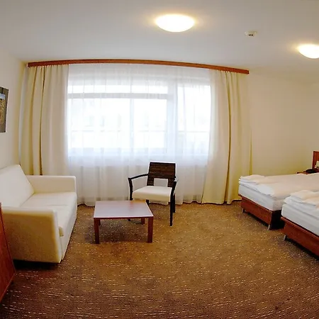 Hotel Academic & Congress Centre Roztoky