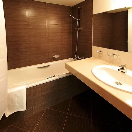 Academic & Congress Centre Hotel 4*