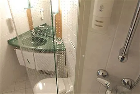 Ibis Mala Strana 3*