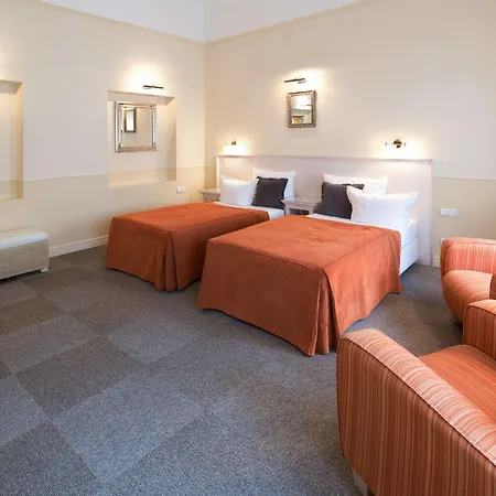 Otel Unitas 4*