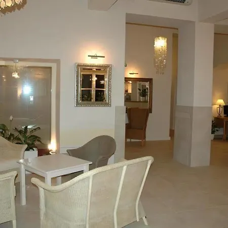 يونيتاس فندق 4*