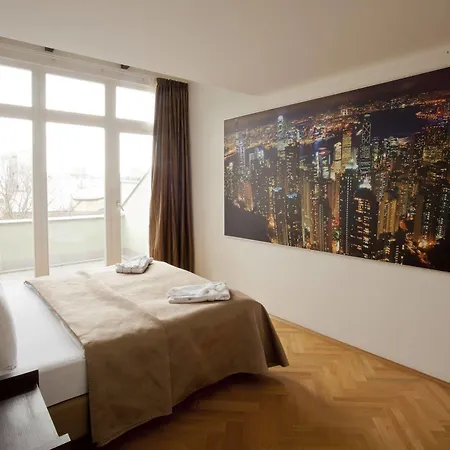 Deminka Palace Hotel 4*