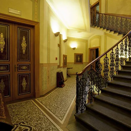 Deminka Palace Hotel