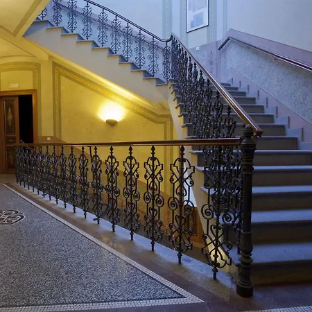 Deminka Palace Hotel 4*
