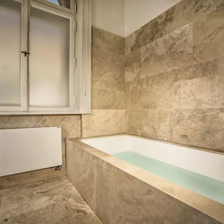 Golden Crown 4* Praha
