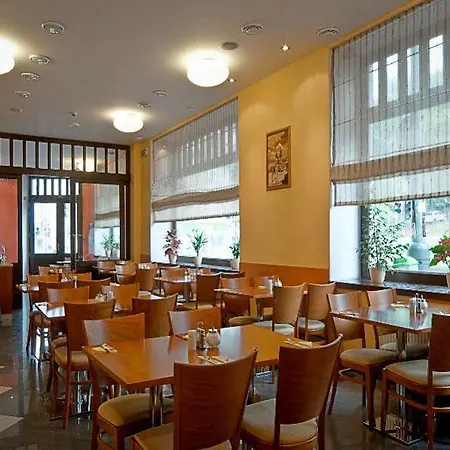 Hotell Gloria 4*