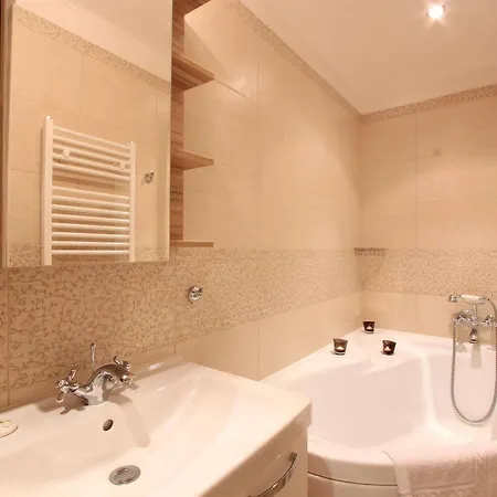 Milada Hotel 4*