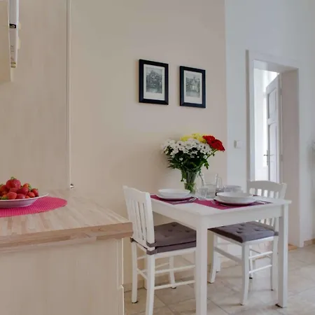 Siesta Apartment *