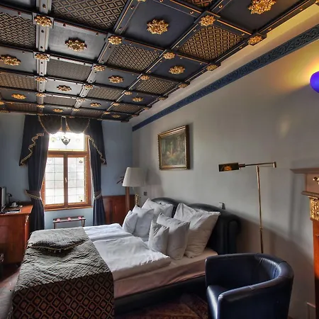 U Pava Hotell