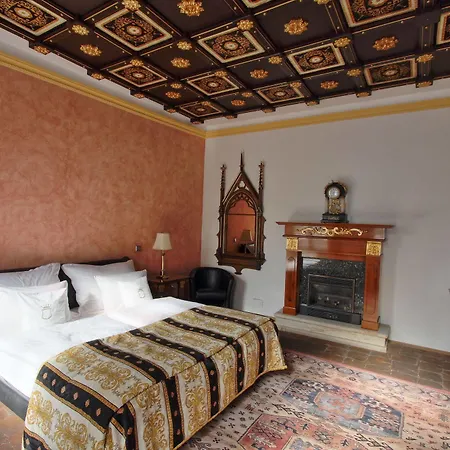 U Pava Hotel 4*