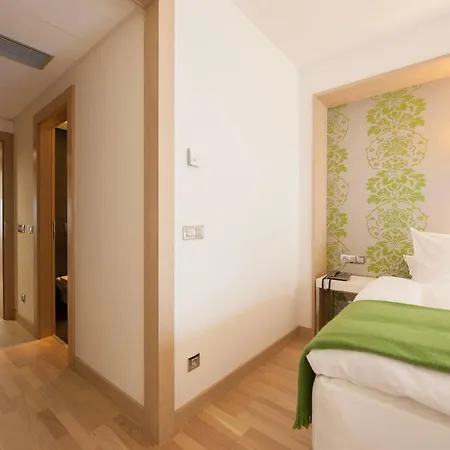 Occidental Five 4*