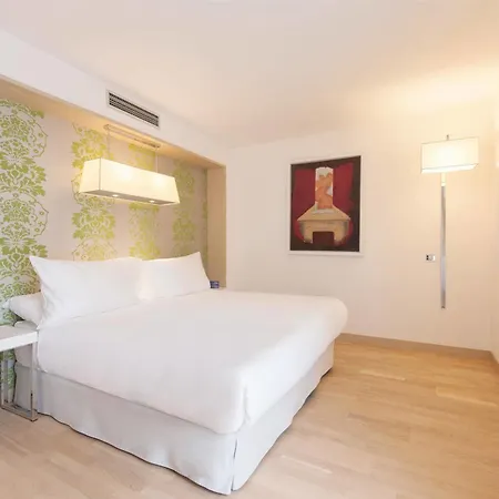 Hotel Occidental Five
