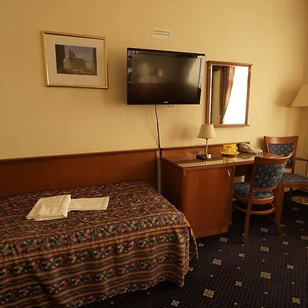 Hotel Arbes 3*