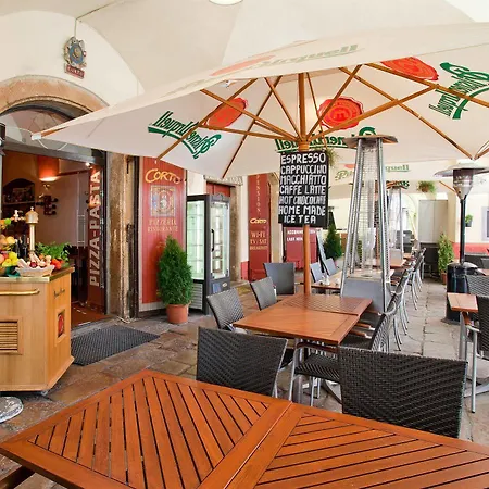Hotel Corto Old Town 3*