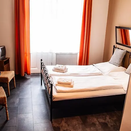 Sunflower Hotel 3*