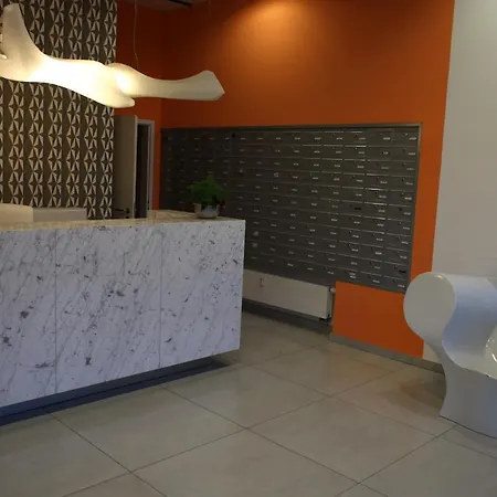 Golden Family Apartment