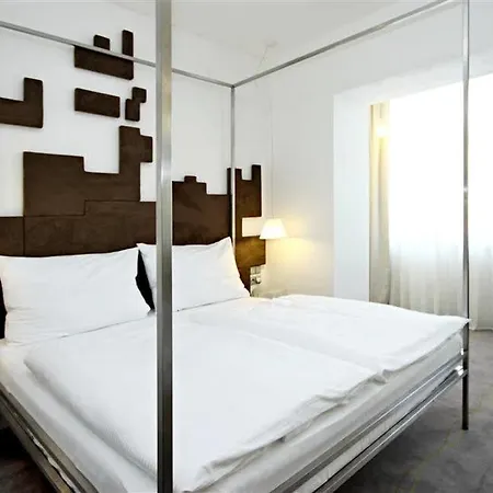 Hotell Pure White 4*