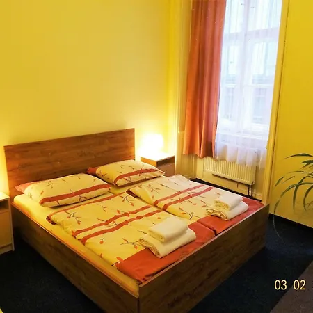 U Dvou Zlatých Klíčů Hotel Praga