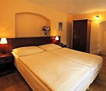 Hotell U Suteru Prag