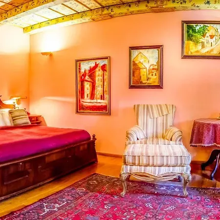 The King Charles Hotel