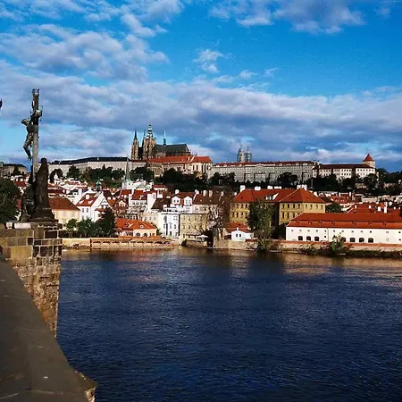 Ibis Mala Strana Hotel 3*