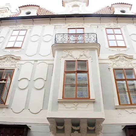 U Zlateho Jelena Hotel