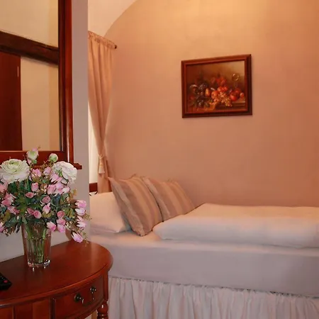 Otel Golden Age