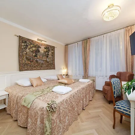 Louren - The Bridge Inn Prague