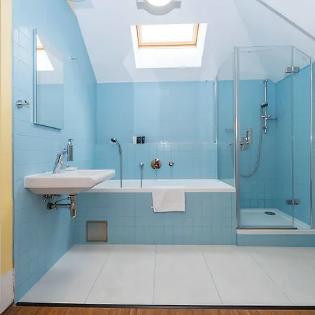 Aparthotel Louren - The Bridge Inn 4*