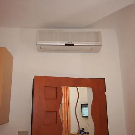 Garni Rambousek 3* Prague